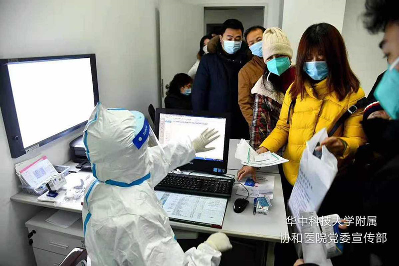 Wuhan: médicos lutam contra coronavírus