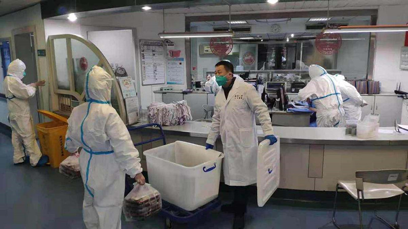 Wuhan: médicos lutam contra coronavírus