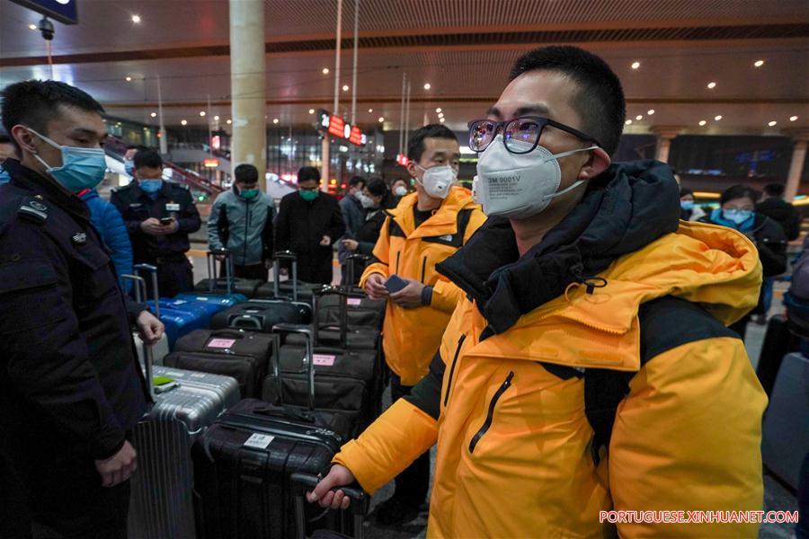 Equipes médicas de toda a China fornecem assistência médica a Wuhan