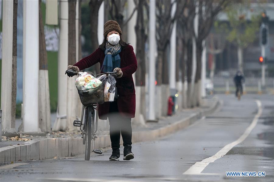 Residentes de Wuhan reduzem ou evitam atividades ao ar livre durante o feriado do Festival da Primavera