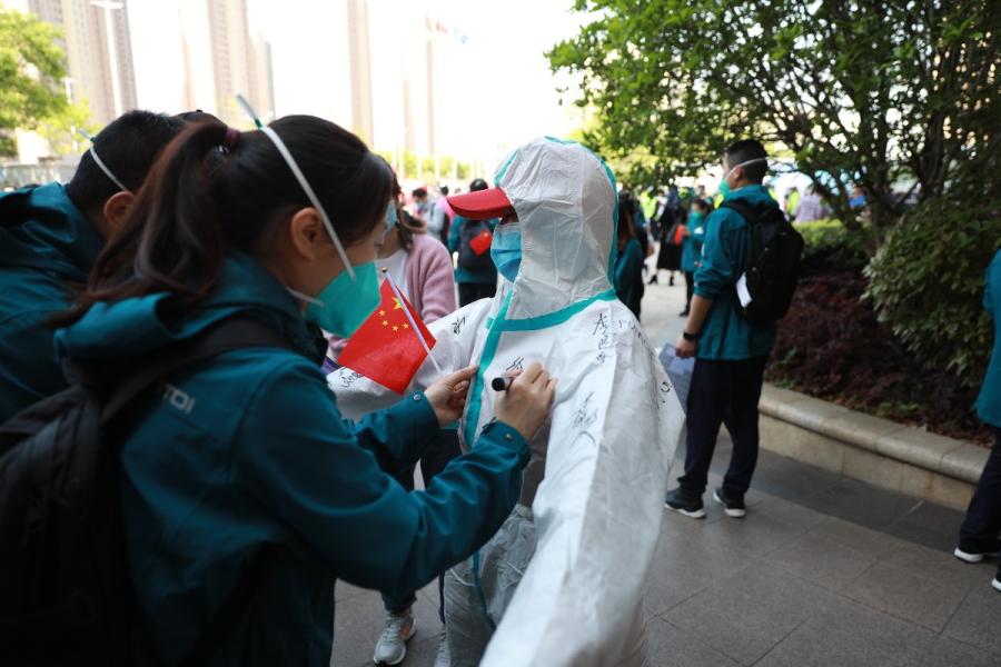 Última equipe médica de assistência a Hubei termina sua missão

