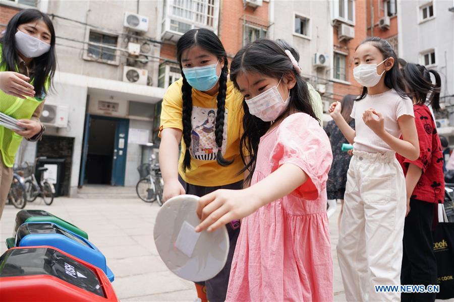 Beijing toma várias medidas para ajudar residentes a se envolverem melhor na separação de lixo
