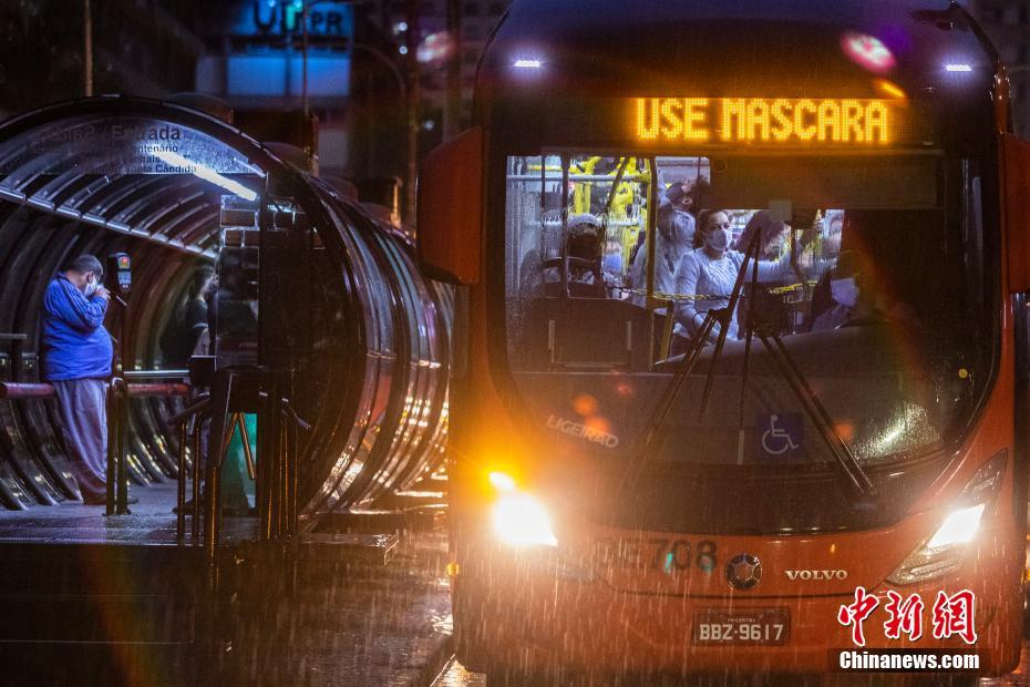 Número dos casos confirmados da Covid-19 no Brasil sobe para o segundo lugar no mundo