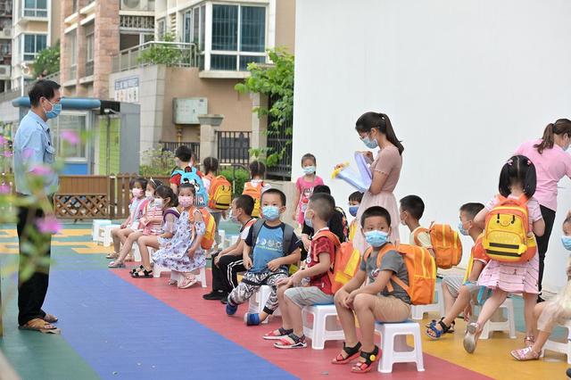 Jardins de infância de várias cidades retomam aulas
