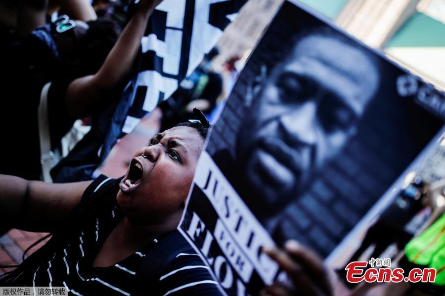 EUA têm protesto violentos após morte de homem negro