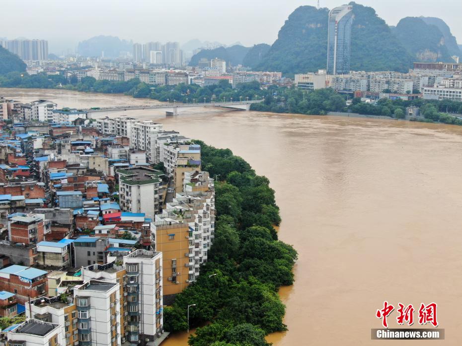 Inundações e chuvas atingem Liuzhou