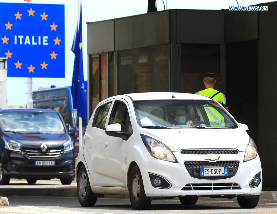 Viajantes europeus da área Schengen capazes de entrar no território francês sem restrições