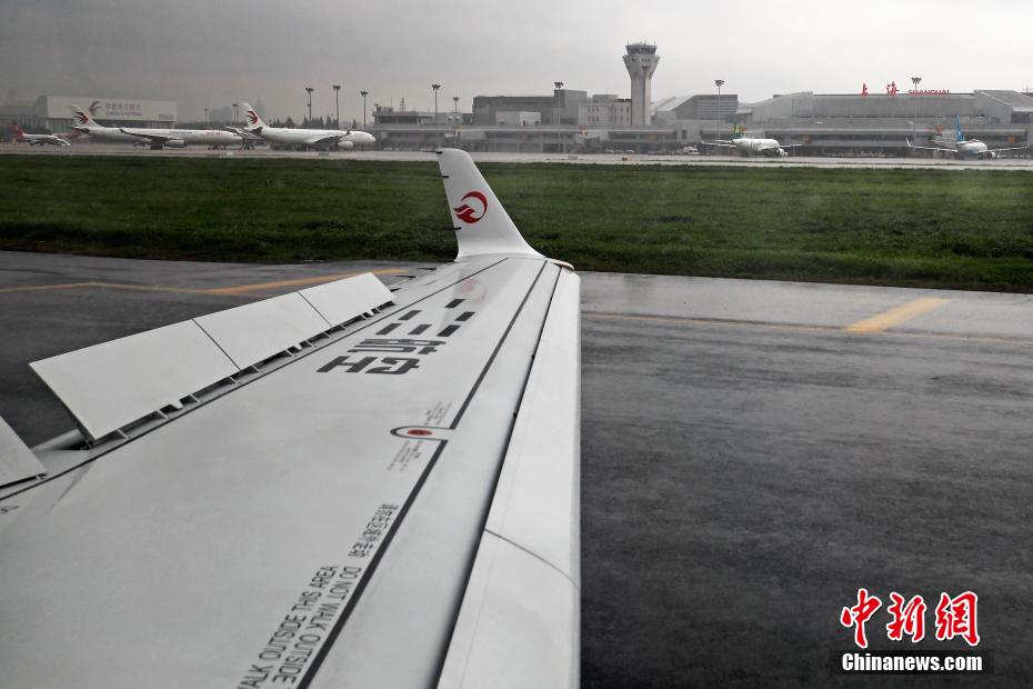 China: companhias aéreas apostam em avião de fabrico doméstico ARJ21

