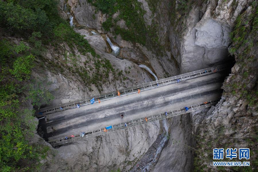 China inclui na rede de transportes a última vila passível de ter caminho asfaltado do país

