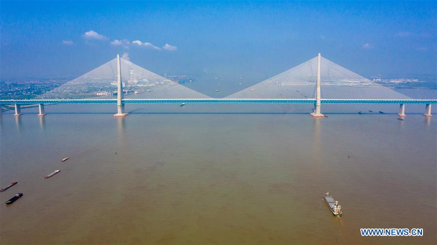 Ponte Shanghai-Suzhou-Nantong abre ao trânsito

