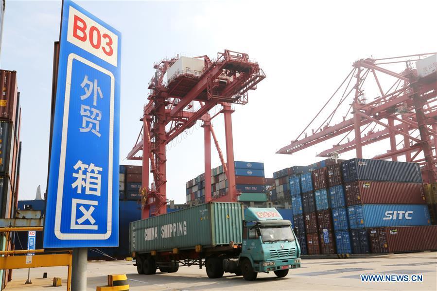 Comércio externo da China supera previsões no primeiro semestre