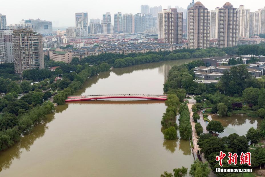 Nanjing: nível das águas do rio Qinhuai permanece alto