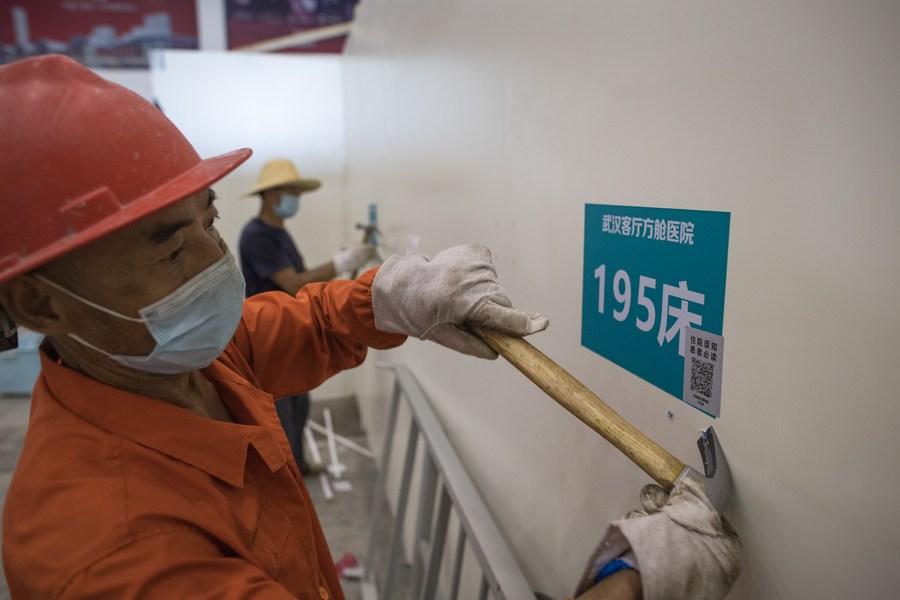 Wuhan remove instalações em hospital de campanha