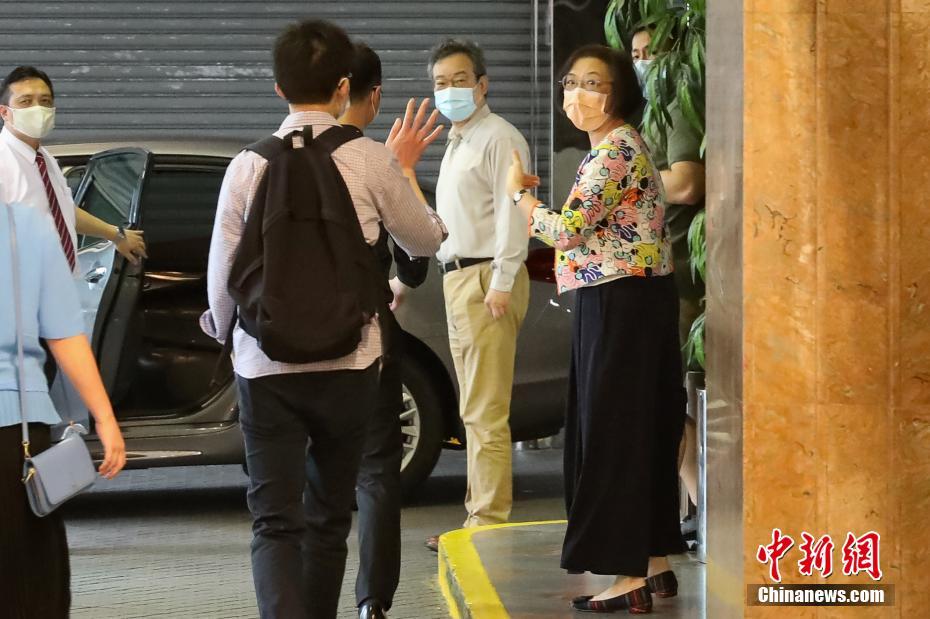 Sete membros da equipe de apoio da parte continental ao teste de ácido nucleico chegam a Hong Kong