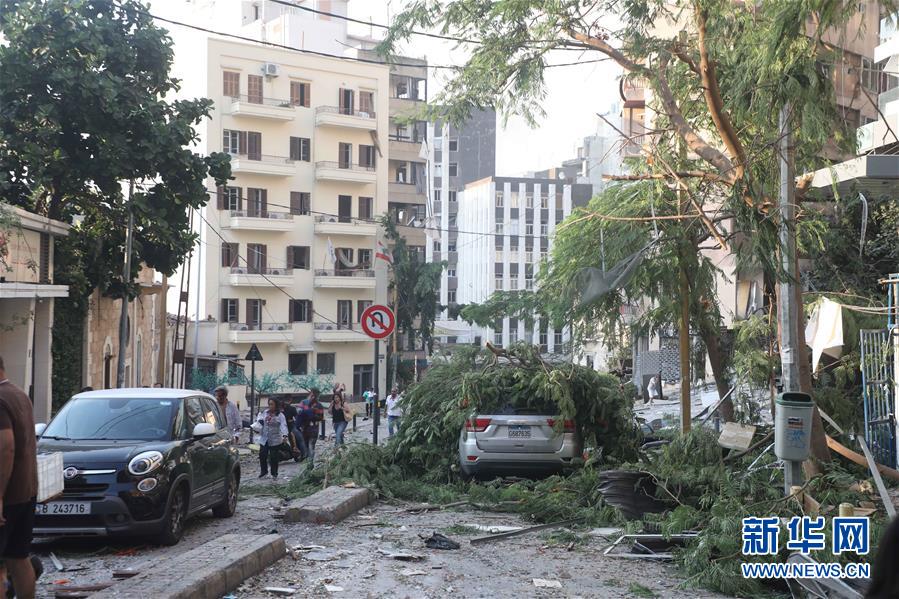 Explosões no porto de Beirute causadas provavelmente por produtos químicos explosivos