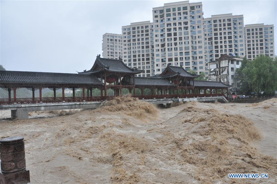 Tufão Hagupit atinge província chinesa de Zhejiang


