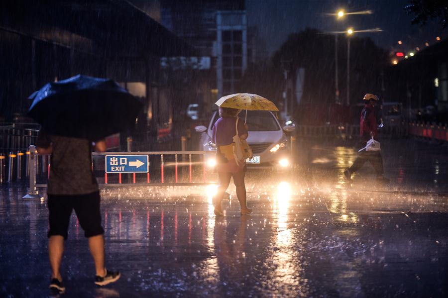 Chuva torrencial atinge Beijing