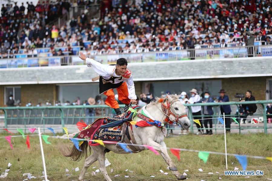 Galeria: Festival de Corrida de Cavalos Gesar em Gansu