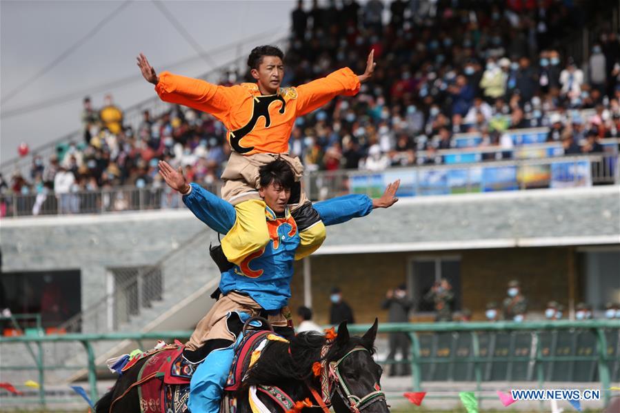 Galeria: Festival de Corrida de Cavalos Gesar em Gansu