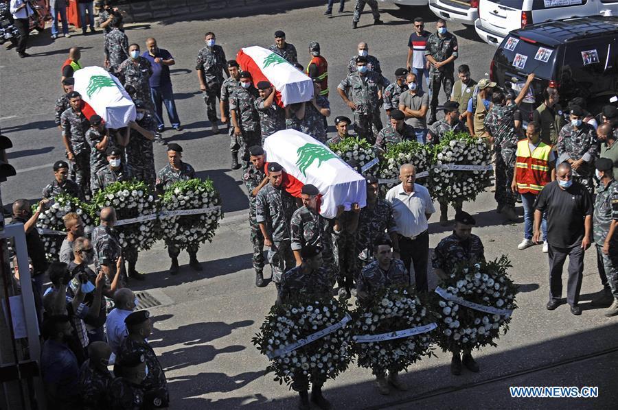 Beirute: realizado funeral dos bombeiros mortos durante explosões
