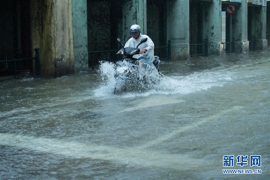 Macau emite sinal de tufão nº 10 e alerta vermelho para tempestade