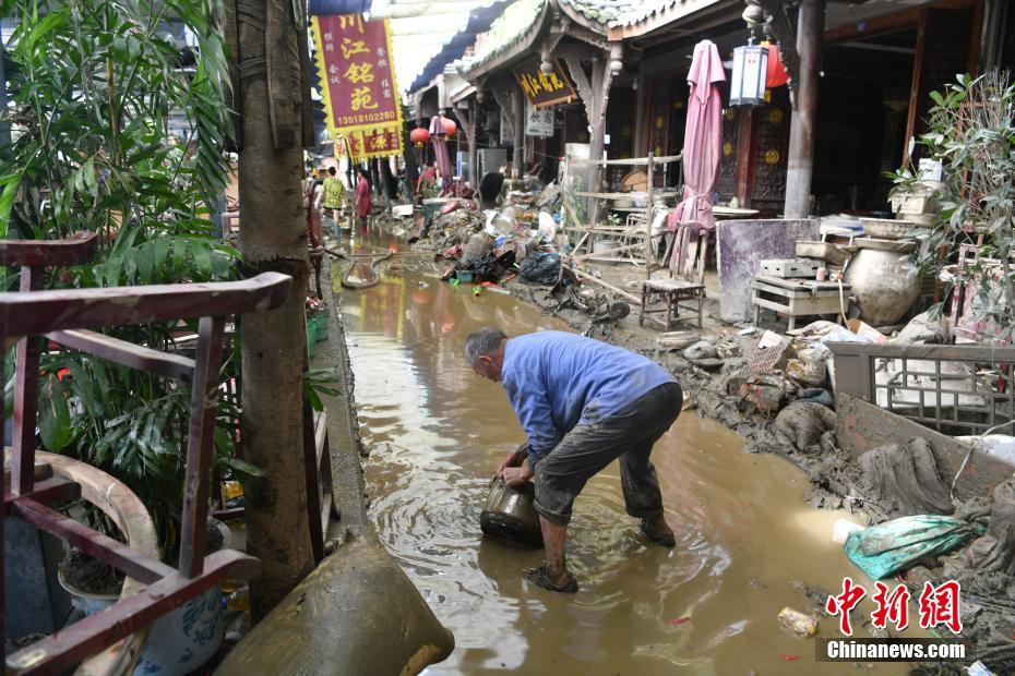 Condado de Hunglongxi em Chengdu após inundação