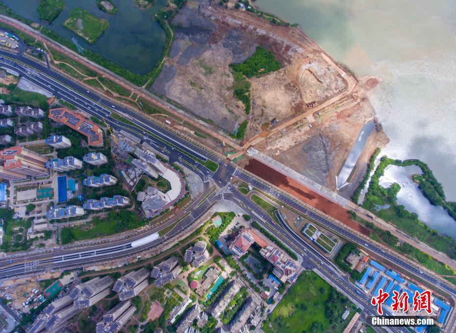 Primeiro túnel rodoviário urbano de Hainan através do rio abre ao tráfego
