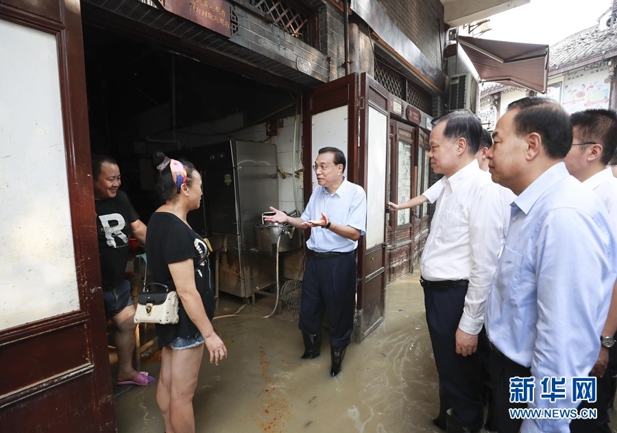 Premiê chinês enfatiza controle de inundações e recuperação econômica