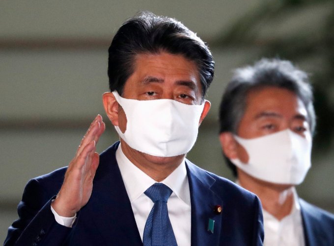 Shinzo Abe renuncia ao cargo de primeiro-ministro