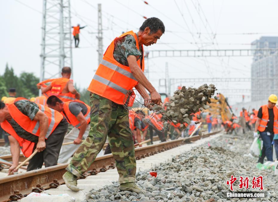 Beijing: novas linhas ferroviárias Beijing-Shanghai e Beijing-Guangzhou na Estação de Fengtai