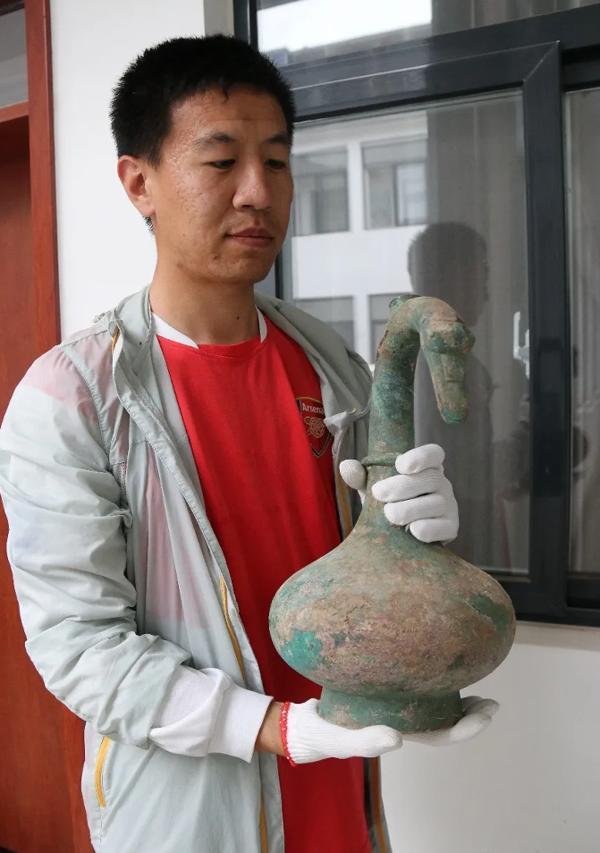 China: líquido descoberto em pote de bronze é confirmado como vinho de 2.000 anos 