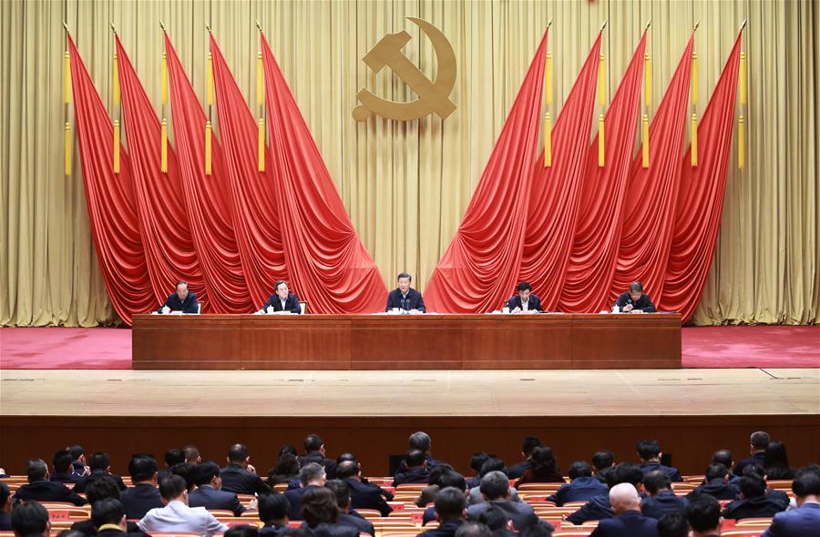 Xi pede que funcionários jovens se concentrem na solução de problemas práticos