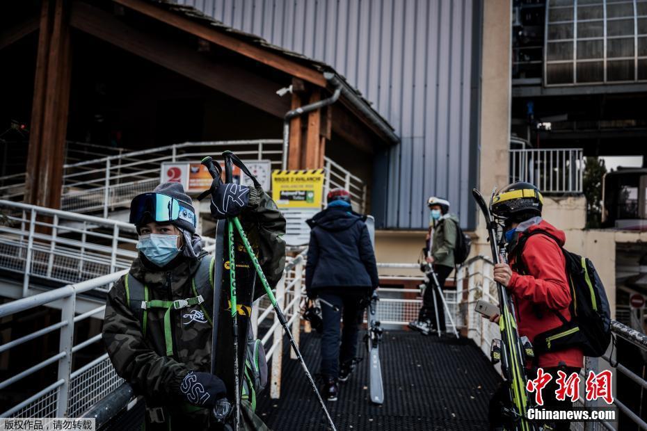Alpes franceses: temporada de esqui arranca com uso de máscara