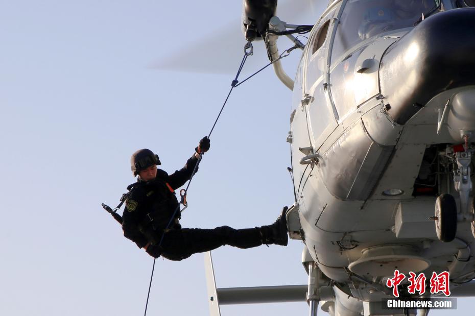 36ª guarda da Marinha chinesa realiza treinamento de combate real