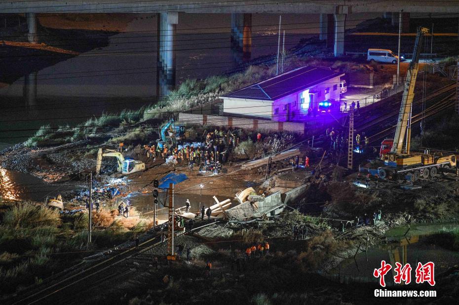 Desabamento de ponte ferroviária em Tianjin deixa 7 mortos e 5 feridos