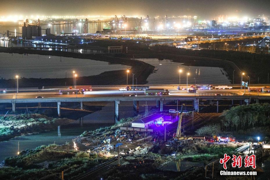 Desabamento de ponte ferroviária em Tianjin deixa 7 mortos e 5 feridos