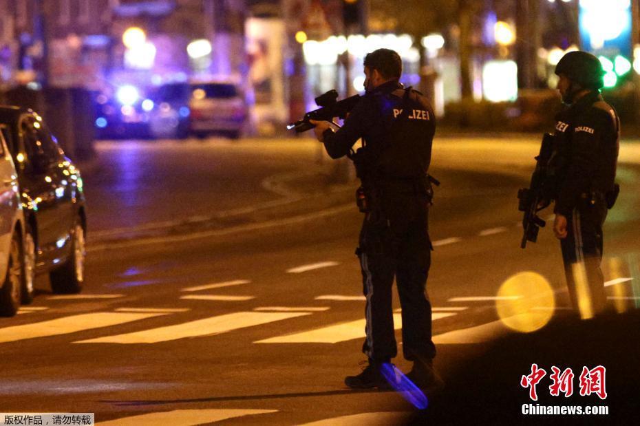 Tiroteio provoca ao menos 7 mortos em Viena