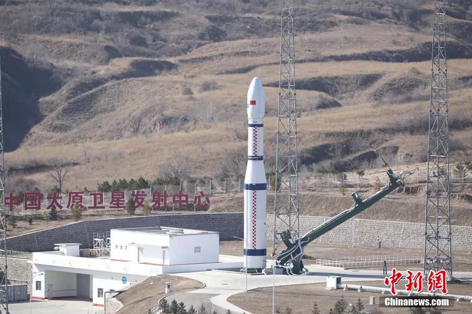 China envia 13 satélites em um único lançamento
