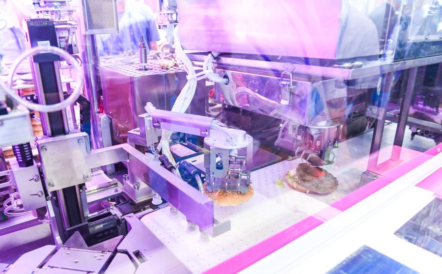 Mais de 2.500 novos produtos e tecnologias estreiam na feira de alta tecnologia da China