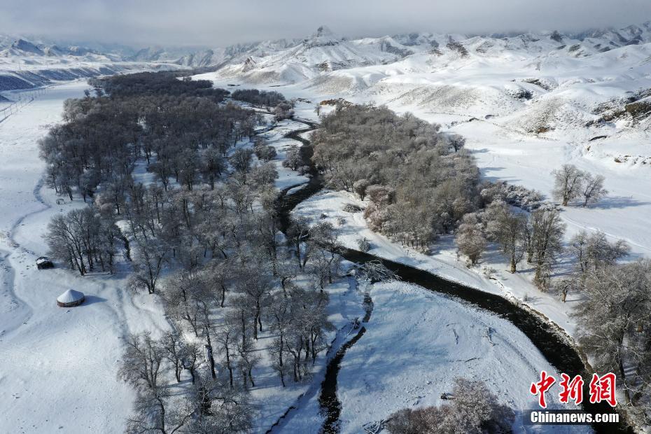 Galeria: paisagem invernal no Rio Eltuokosail em Xinjiang