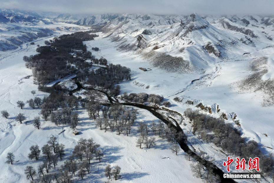 Galeria: paisagem invernal no Rio Eltuokosail em Xinjiang