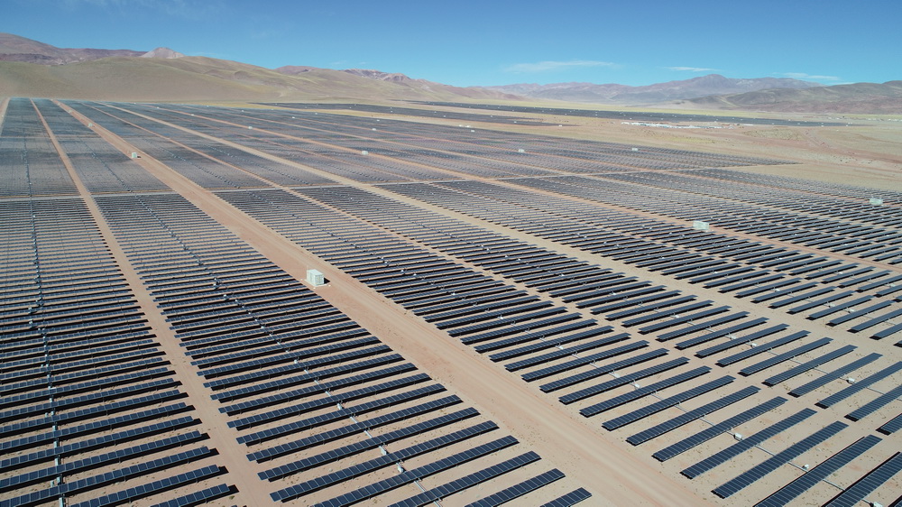Usina fotovoltaica construída pela empresa chinesa alivia falta de energia elétrica na Argentina

