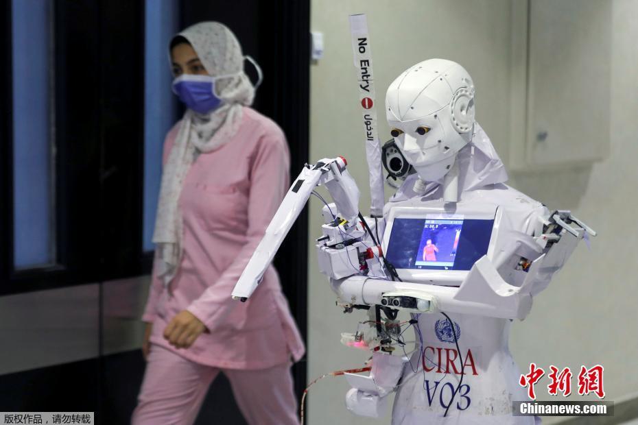 Egito: robôs inteligentes testam pacientes com suspeita da Covid-19
