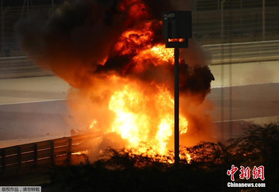 Fórmula 1: carro explode e pega fogo em acidente