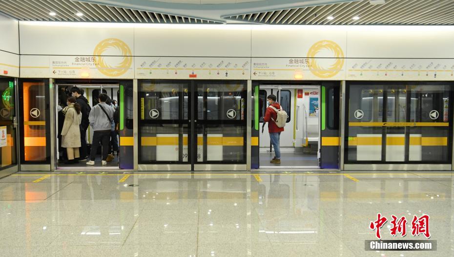 Galeria: Primeira linha de metrô totalmente automática da China