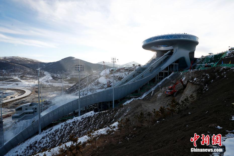 Galeria: construção do Centro Nacional de Esqui acelera para Jogos Olímpicos do Inverno