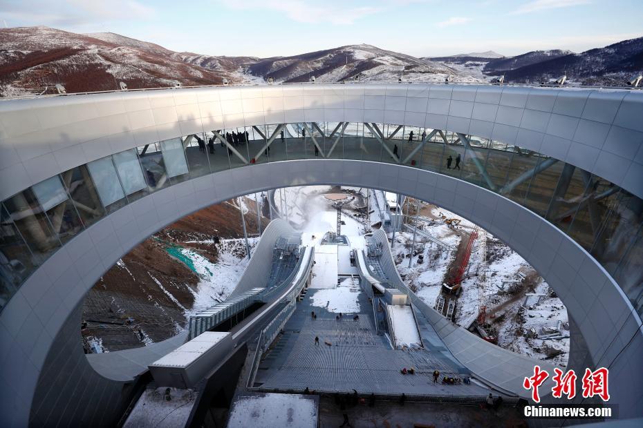 Galeria: construção do Centro Nacional de Esqui acelera para Jogos Olímpicos do Inverno