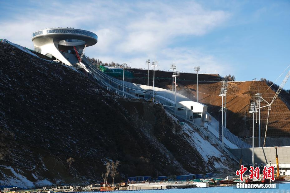 Galeria: construção do Centro Nacional de Esqui acelera para Jogos Olímpicos do Inverno