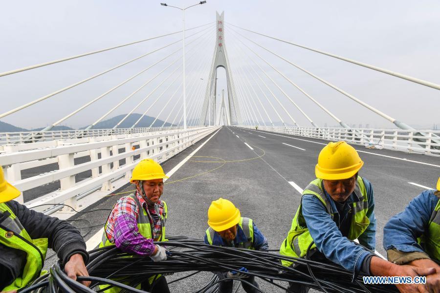 Rodovia Hezhou-Porto de Gaolan está em construção no sul da China