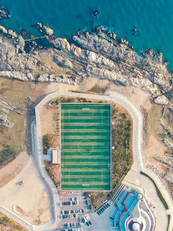 Galeria: panorama de campo de futebol em Qingdao, litoral da China